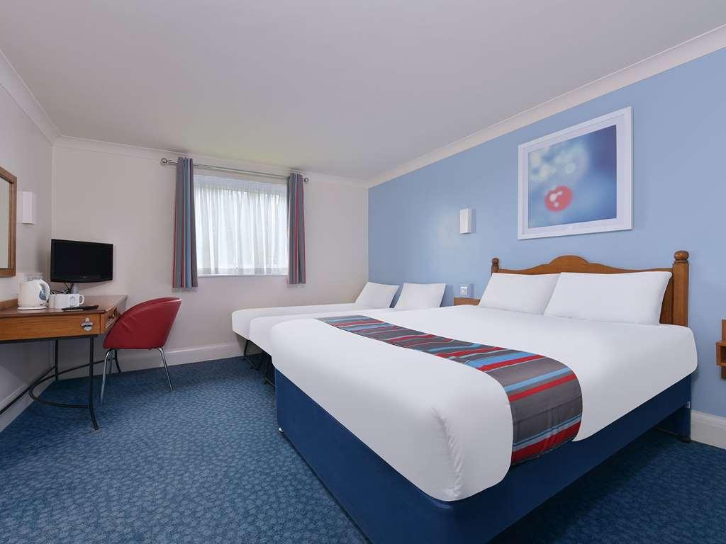 Travelodge Bedford Goldington Road الغرفة الصورة