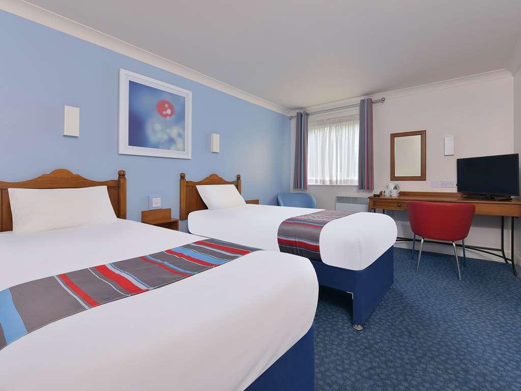 Travelodge Bedford Goldington Road الغرفة الصورة