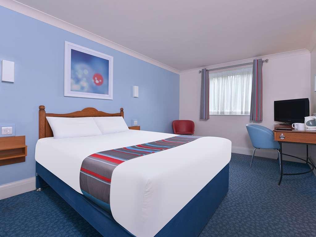 Travelodge Bedford Goldington Road الغرفة الصورة