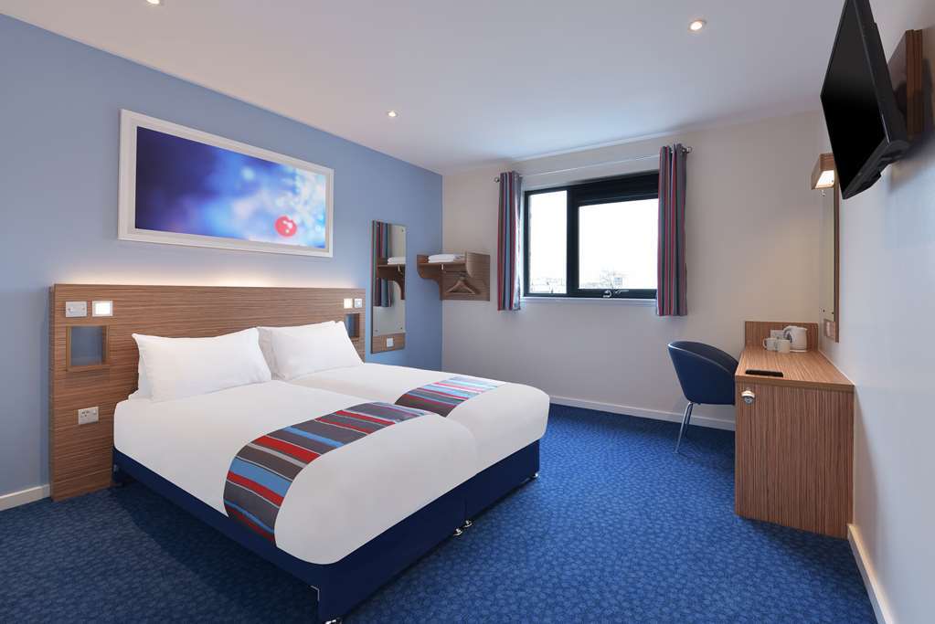 Travelodge Bedford Goldington Road الغرفة الصورة