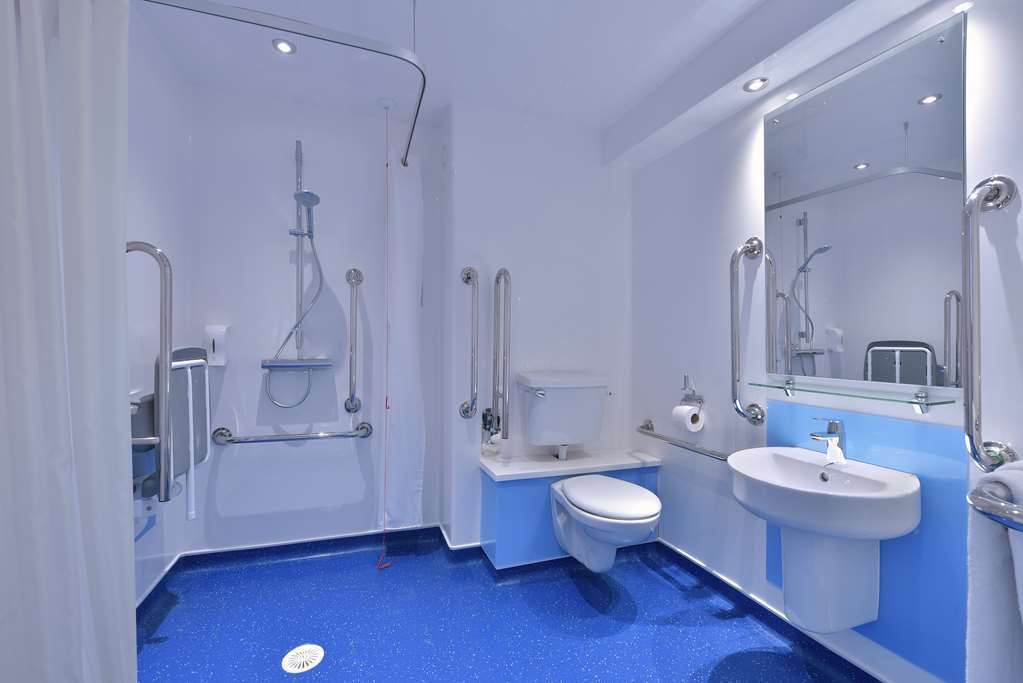 Travelodge Bedford Goldington Road الغرفة الصورة